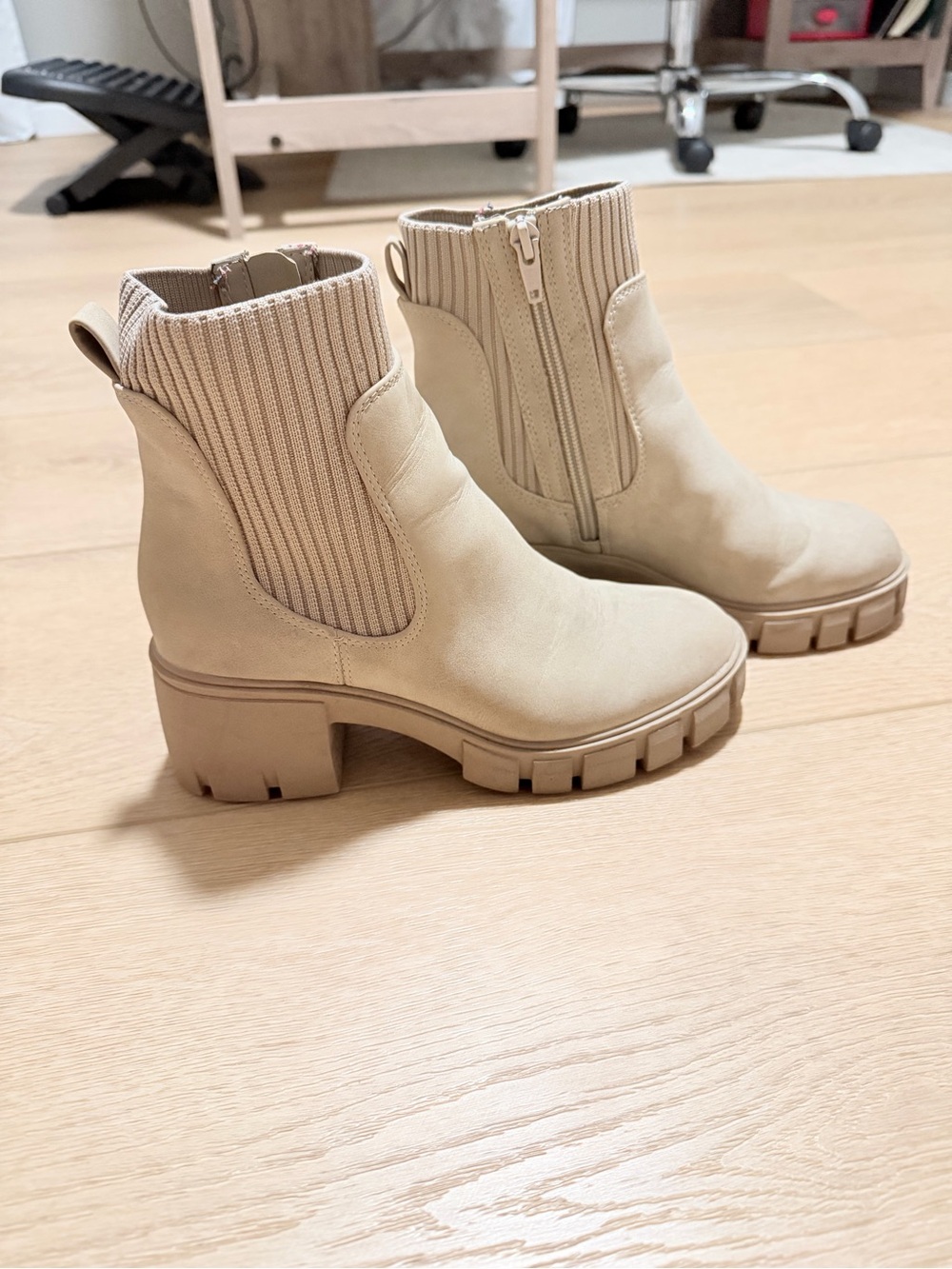 Women’s Chunky Heel Ankle Boots - Cream
